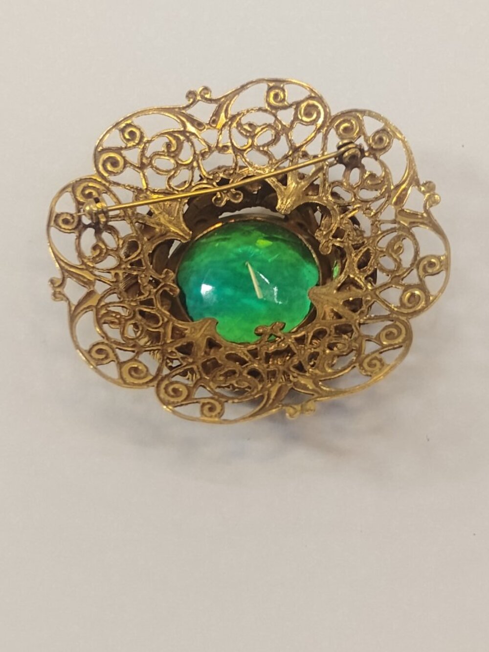 Vintage Brooch Pin Gold tone Large Green Stone Retro Jewelry Victorian Style - Picture 7 of 10